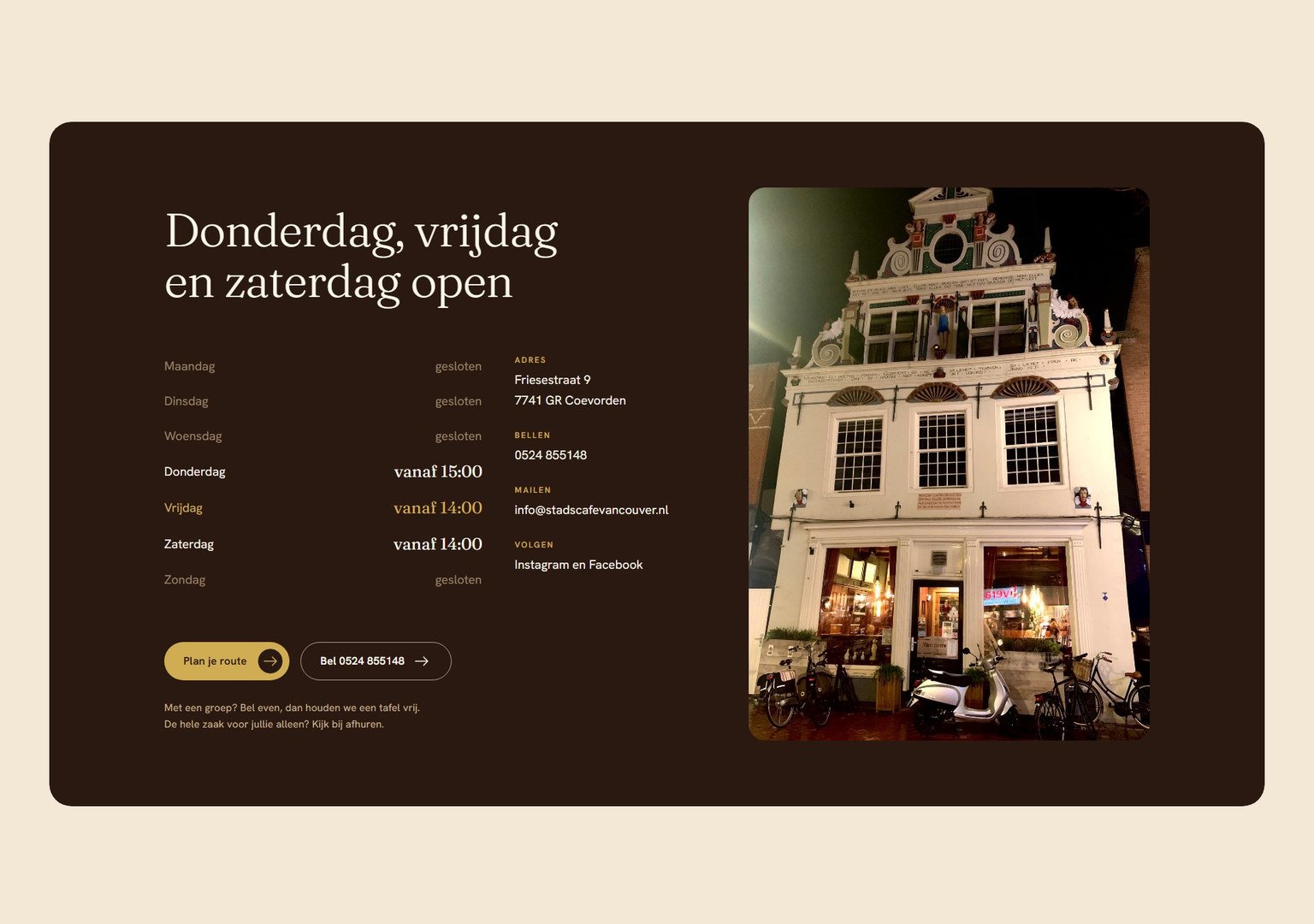 Het blok met de openingstijden en het adres in het ontwerp